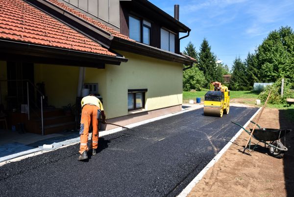 Cost of Blacktopping Service in Bellevue